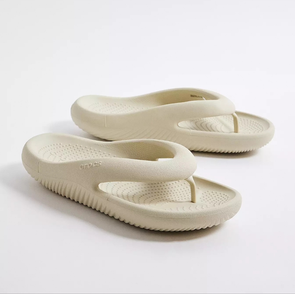 Urban Outfitters Mens Crocs Bone Mellow Recovery Flip Flops Size 11 Off-White‎